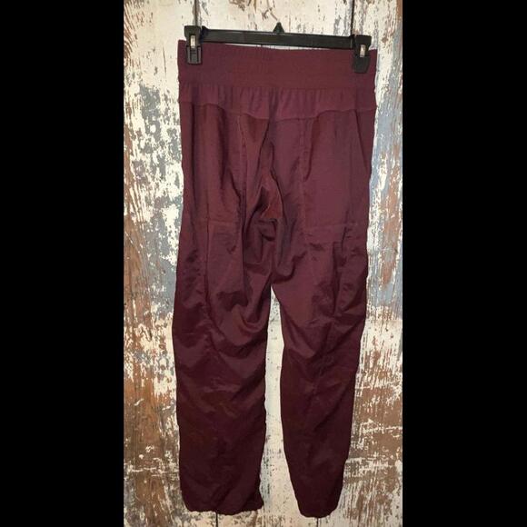Lululemon women’s joggers pants size 12 - Picture 4 of 9